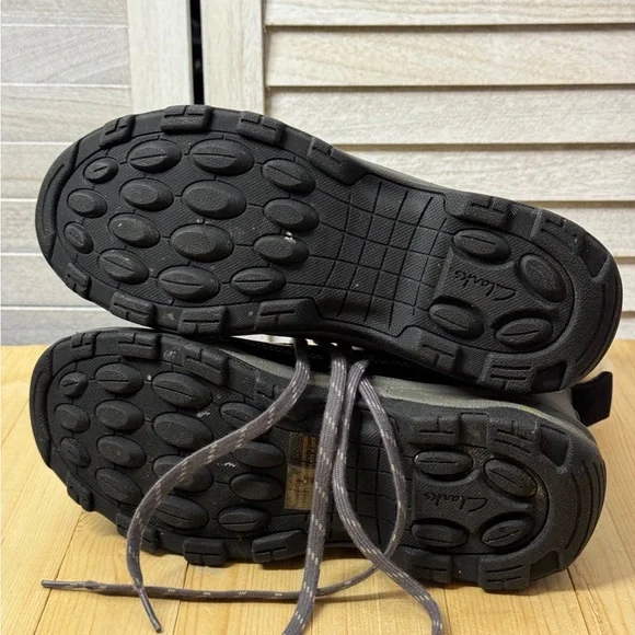 Clark’s Women's Blue and Tan Winter Boots. Size 7.5. Excellent Condition - Picture 8 of 10